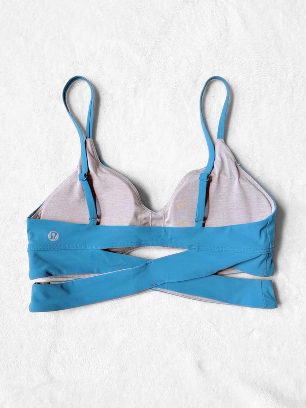 NWT Lululemon V-Neck and Crossover Underband Bra – Marlin – Size 6 - Picture 2 of 9